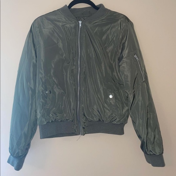 Green bomber jacket - Picture 1 of 2
